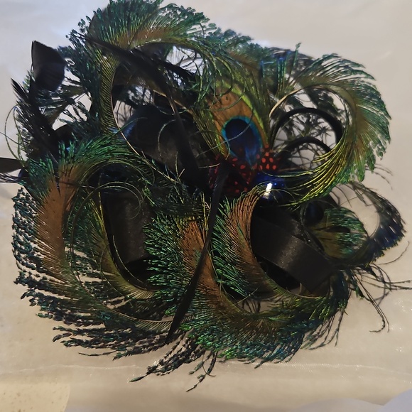 ❤️Stunning peacock feather facinator, brand new - Picture 5 of 8